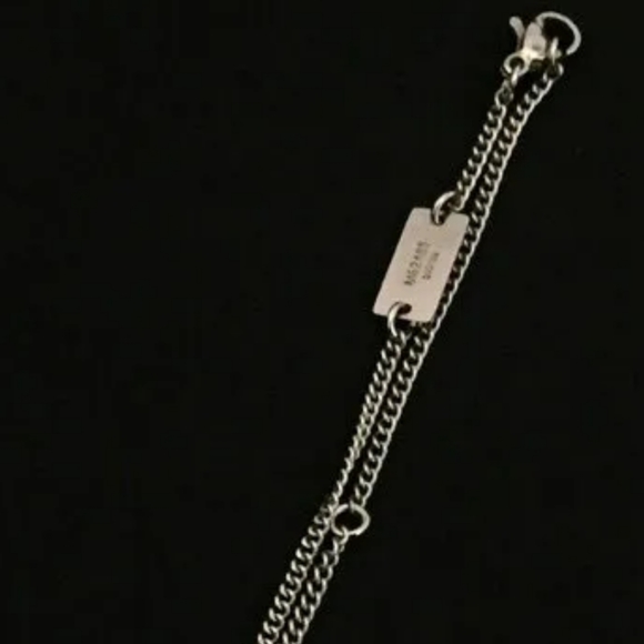 LOIUS VUITTON Lv PLATE SILVERTONE NECKLACE - Picture 10 of 12